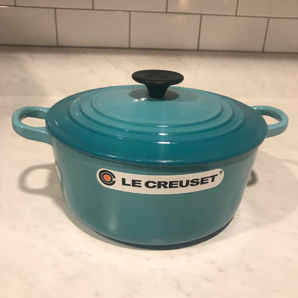 Le Creuset 22cm (3.5qt) Dutch oven